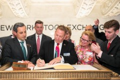 NYSE-Jay-Signing-Book